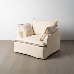 Sillón beige con estructura de madera y tapizado en tela para salón – 115 x 109 x 97 cm