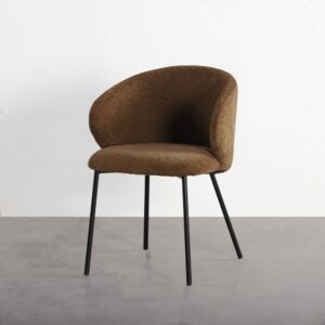 Silla marrón tapizada en tela con estructura metálica estilo contract – 56,5 x 56 x 74,5 cm